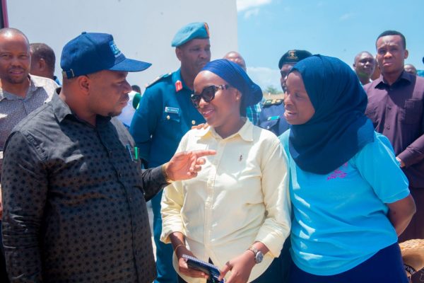 Chalamila ataka kasi ya usambazaji majisafi Dar