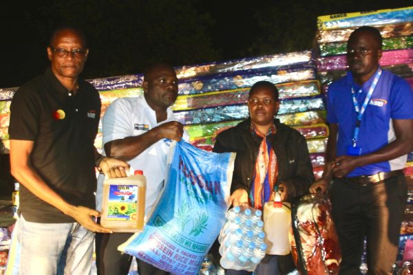 Benki ya NMB yasaidia waathirika wa mafuriko Hanang