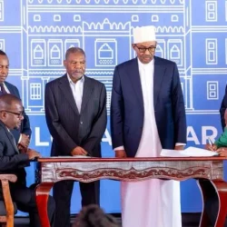 Rais-wa-Zanzibar-na-Mwenyekiti-wa-Baraza-la-Mapinduzi-Mhe.-Dkt.-Hussein-Ali-Mwinyi-pamoja-na-Mwe-780×470-1